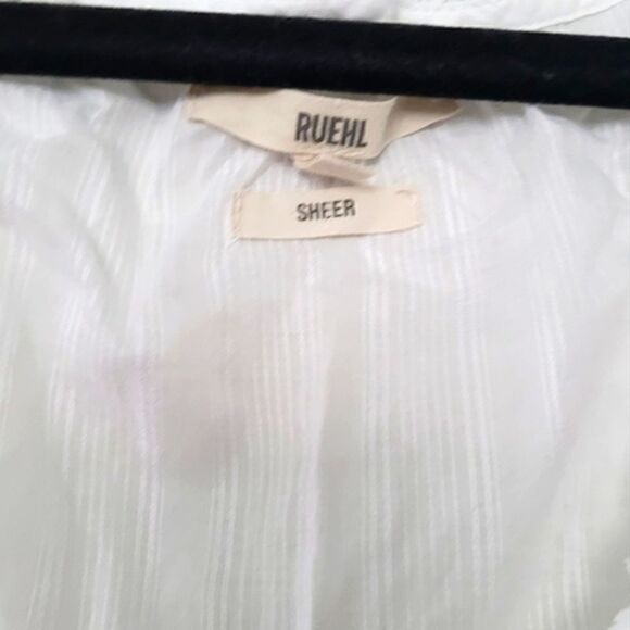 FINAL SALE🌷Ruehl White Button down top size Small - Picture 8 of 16